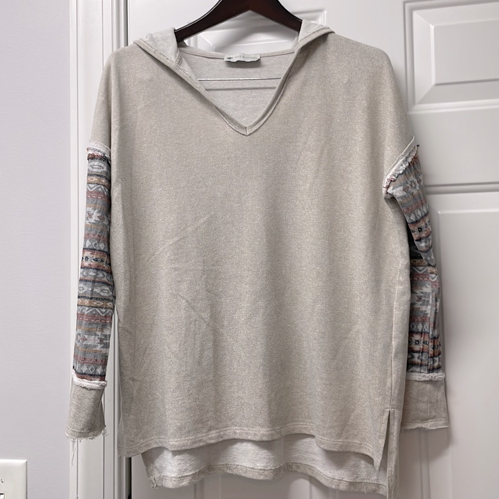 HIVE & HONEY Hooded long sleeve top, Size M